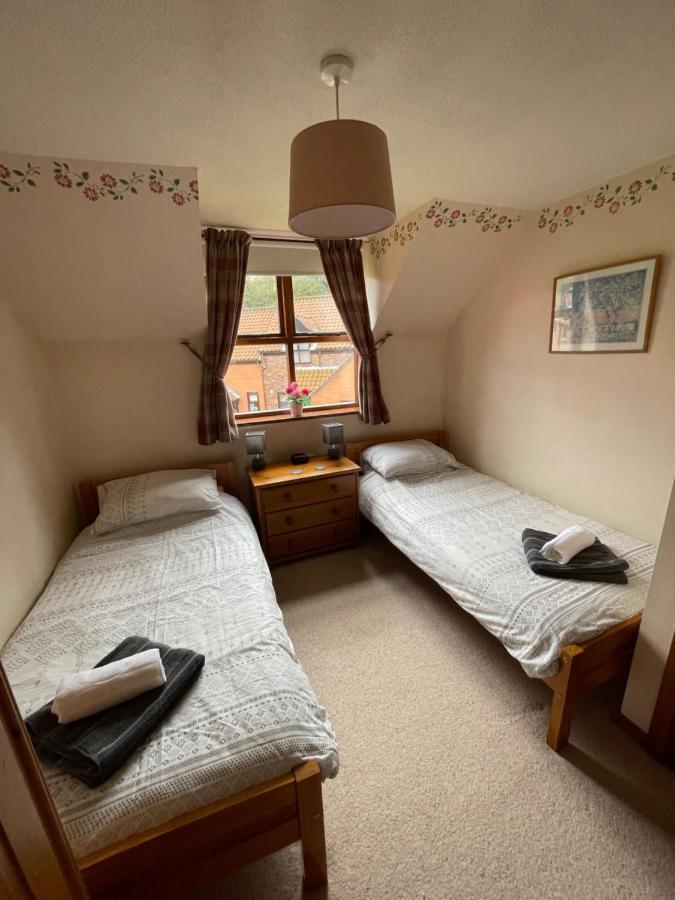 Runaway Cottage, Whitby Ngoại thất bức ảnh