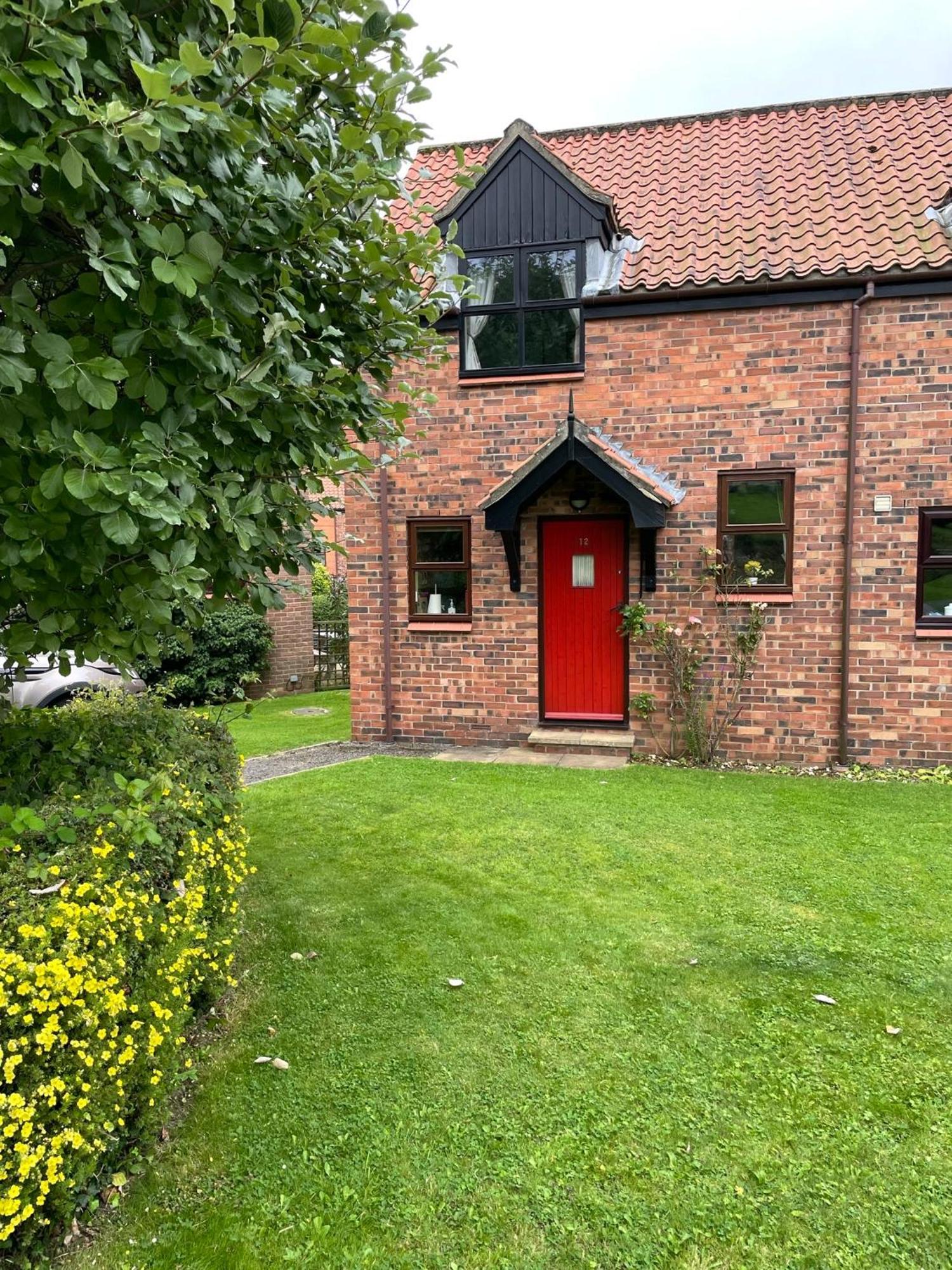 Runaway Cottage, Whitby Ngoại thất bức ảnh